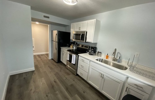 Northeast Virginia Beach Apartment | Boardwalk | Dog-Friendly | Beachside