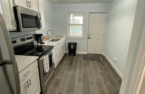 Northeast Virginia Beach Apartment | Boardwalk | Dog-Friendly | Beachside