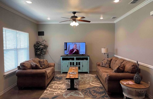 Tyler Apartment | Boar’s Nest - 3-bedroom apartment