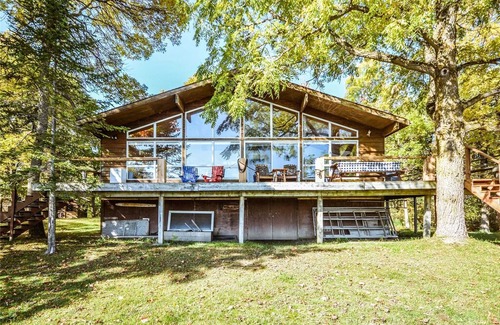 Tay House | Boat Access Waterfront Island Cottage Georgian Bay