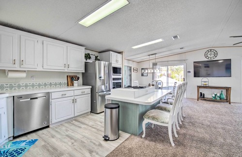 Homosassa Cottage | Boat Dock & Porch: Riverfront Retreat in Homosassa