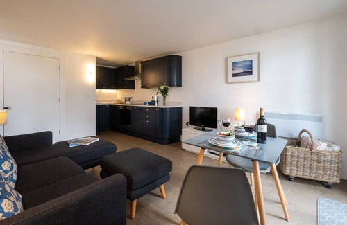 Thorpeness Apartment | Boat Lake - sleeps 2 guests in 1 bedroom