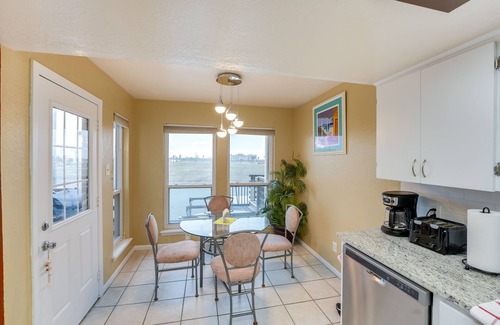 Corpus Christi Condo | Boat Slip Access: North Padre Island Condo!