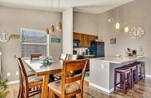 Indian Point Condo | Boat Slip Included! Perfect Location Near Silver Dollar City with Free Tickets
