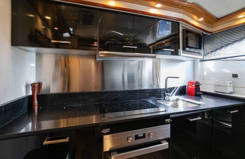 Alicante Boat Rental | Boat with Private Whirlpool, Private Terraces & Wi-Fi