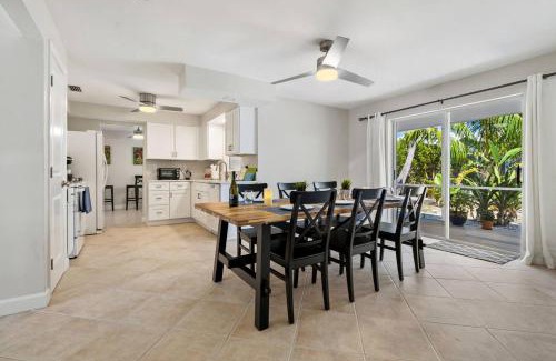 East Naples House | Boaters Bayshore Bungalow