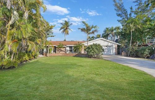 East Naples House | Boaters Bayshore Bungalow