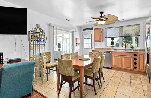 Berlin House | Boaters paradise. 3 bedroom 2 bath house on canal with bay and ocean view