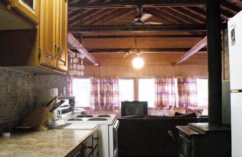 Faraday Cottage | BOATHOUSE - 2 BEDROOM WATERFRONT COTTAGE SPRING & SUMMER STILL FALL AVAILABLE!