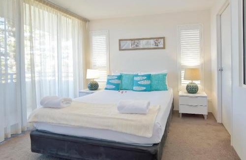 Tea Gardens Apartment | Boathouse Resort (Water Front)