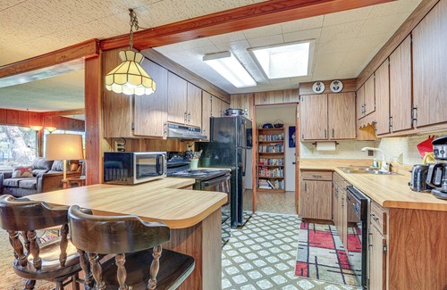 Chiefland House | Boathouse w/Screened Porch: Riverfront Escape!