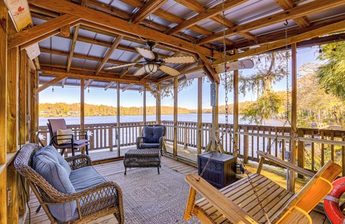 Chiefland House | Boathouse w/Screened Porch: Riverfront Escape!