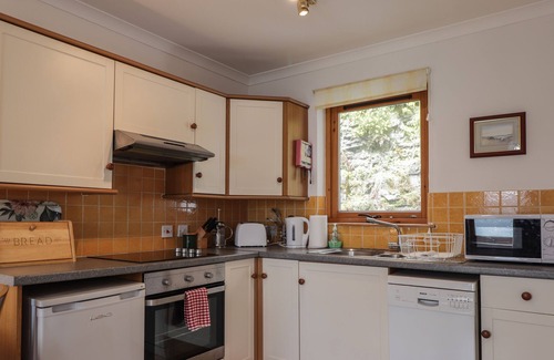 Balmacara Cottage | BOATMAN'S COTTAGE, pet friendly in Kyle Of Lochalsh
