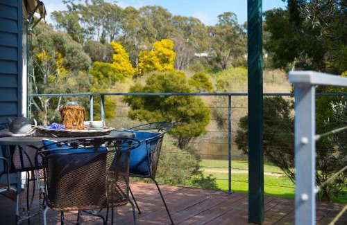 Daylesford House | Boatshed Villas by Istana - Green Door