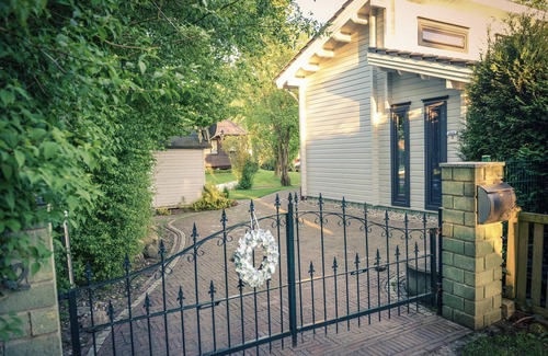 Sudbrookmerland House | Boatswain's cottage on a 3-sided waterfront property on the Great Sea