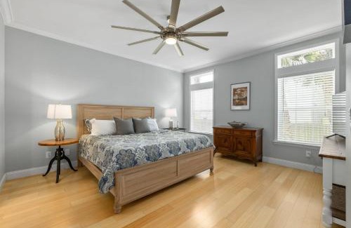 Lincolnville House | Boatyard Oasis - Modern Charm - Mins to Downtown