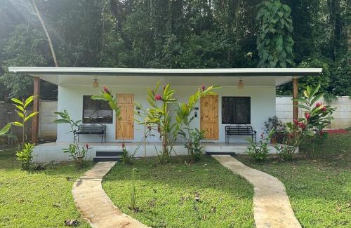 Puerto Viejo de Talamanca House | Bob Marley Room, beautiful cabin surrounded by Jungle