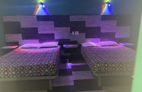 Commerce Hotel | Bob's Motel