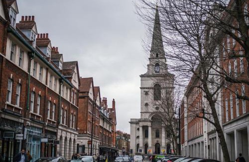 Spitalfields Apartment | Bob W Commercial House