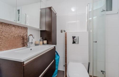Kolanjski Gajac Apartment | Boba lovely apartment close to Zrce beach