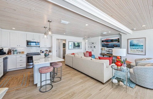 Boca Grande Condo | Boca Grande Beach Club 5F - Gulf Front - Top Floor - Close to Village of Boca Grande - Sleeps 4