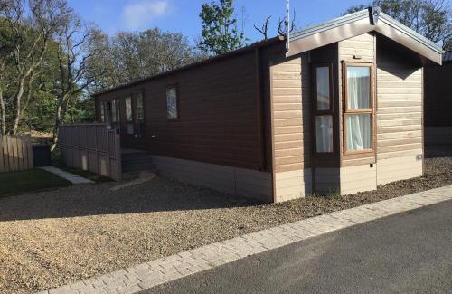 Morpeth House | Bock Retreat Lodge 54 with Hot Tub