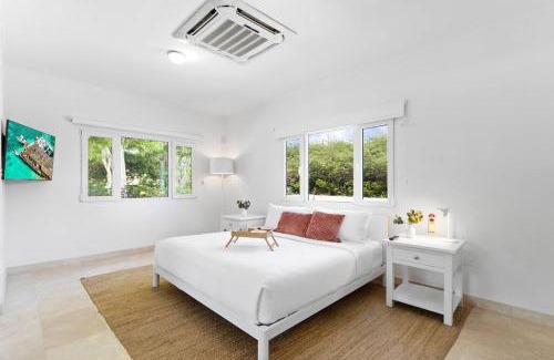 Malmok Villa | Bocobay Catalina Beach House