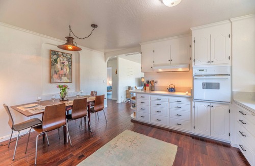 Salmon Creek House | BodegaBreeze~Serene Coastal Home+Studio -Bodega Bay,Walk to Beach/HotTub/WiFi