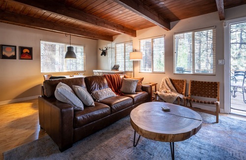 Big Bear City House | Bodhi Bear Cabin - with dedicated yoga room!