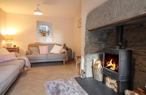 Tremadog House | Bodlondeb