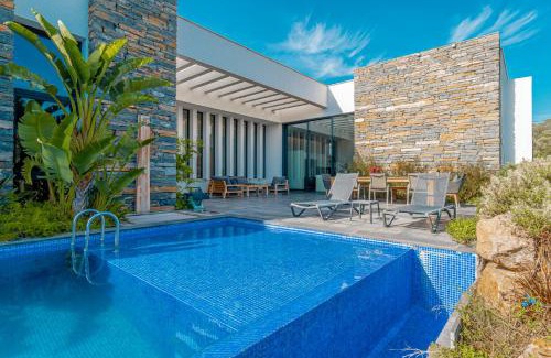 Dagbelen Villa | BodRoomBnB Fully Private Villa in Yalıkavak for 20 Guests ,2 Pools & Botanical Garden Ideal for Events, Families & Friends