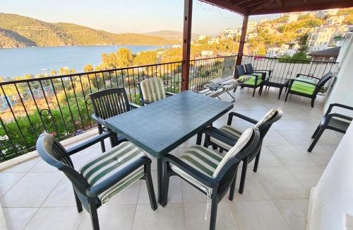 Bogazici House | Bodrum Bosphorus Beachfront Villa for 9 people