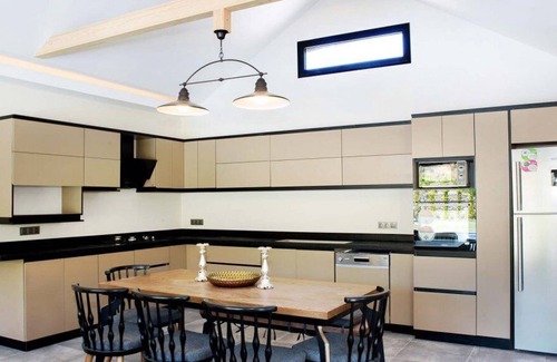 Bodrum City Center Villa | Bodrum Ortakent Yahsi 4 Bedroomed Stone House with Private Pool
