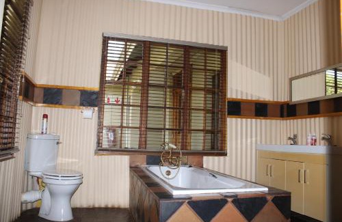 Tweespruit Hotel | Bodulo Lodge