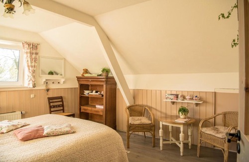 Onstwedde Bed & Breakfast | boerderijkamer Zwanebloem