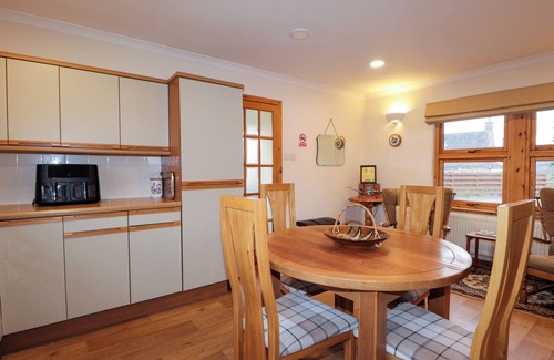 Aberlour Cottage | BOGAIRN, with a garden in Aberlour