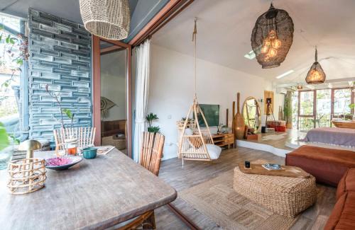 Taksim House | Boheme House with Bathtub & Terrace