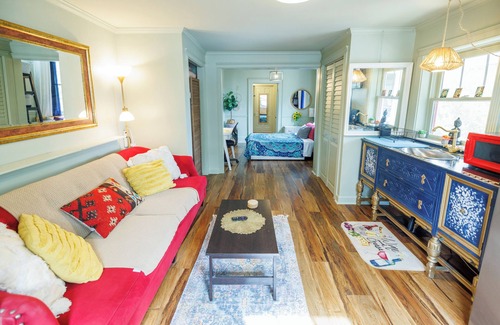 East Point Apartment | Bohemian 1-bed studio in a house with AC and WiFi in brilliant Atlanta