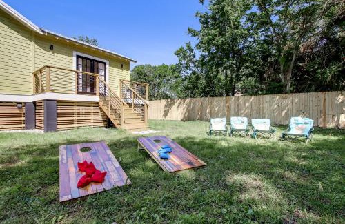 Lincolnville House | Bohemian Belle Cottage- Mins to DNTN Dog Friendly