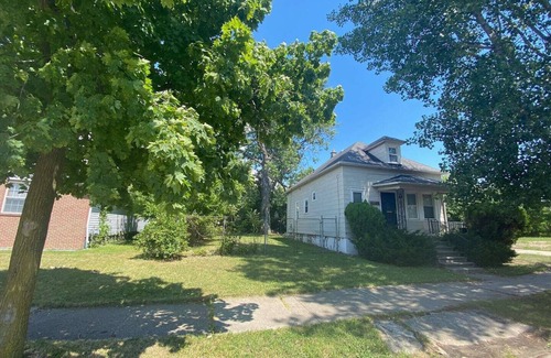 Detroit House | Bohemian Bungalow Close to Downtown