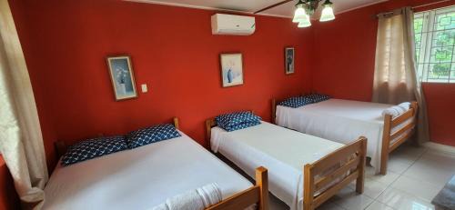 Jack's Hill House | Bohemian Lodge - Artist's Boutique