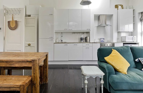 North Kensington Apartment | Bohemian Loft Style 1 Bed Apartment - Notting Hill/Ladbroke Grove