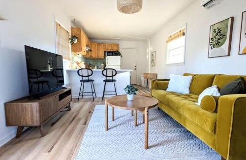 Wade Hampton Apartment | Bohemian Tiny Home - Walk to Starbucks
