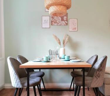 Andreasvorstadt Apartment | BohnApartments XL Suite - 2 Schlafzimmer mit Balkon - Zentrum - Petersberg - Domplatz