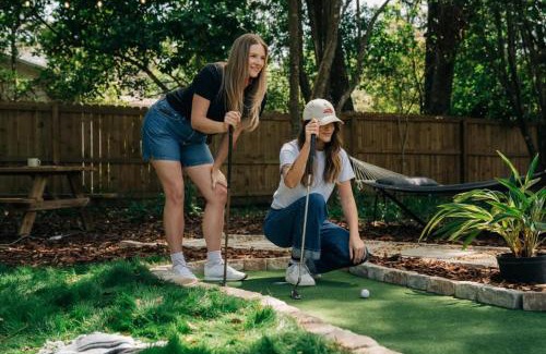 Duckpond House | Boho 4BR Oasis w Mini Golf & Games