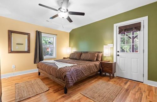 Downtown House | Boho 5BR Modern Villa w Hot Tub, Grill, Patio and Backyard
