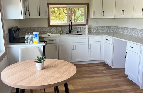 Coos Bay House | Boho Bungalow Near Amenities