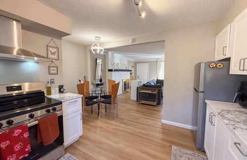 Burnsville House | Boho chic 2BR home, centrally located, close to airport, MOA