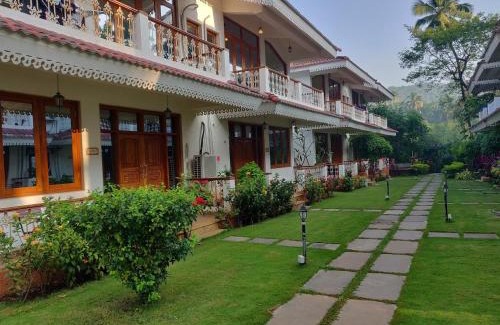 Siolim Apartment | Boho chic coastal getaway with charming attic