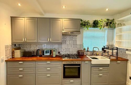 Staple Hill House | Boho-Chic Cottage Retreat